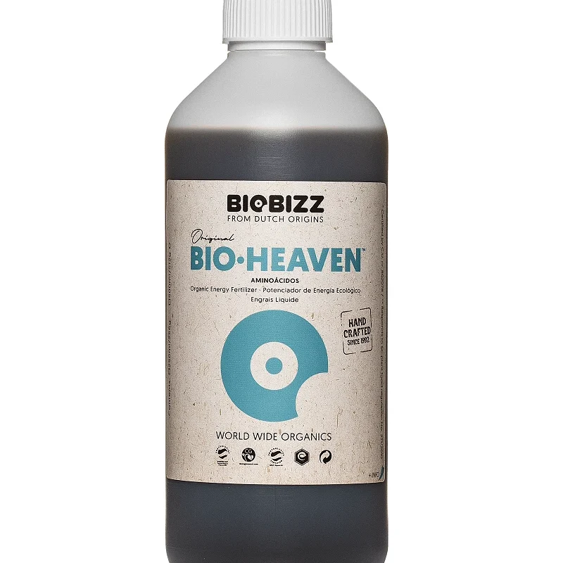 Organischer Dünger in Flasche.